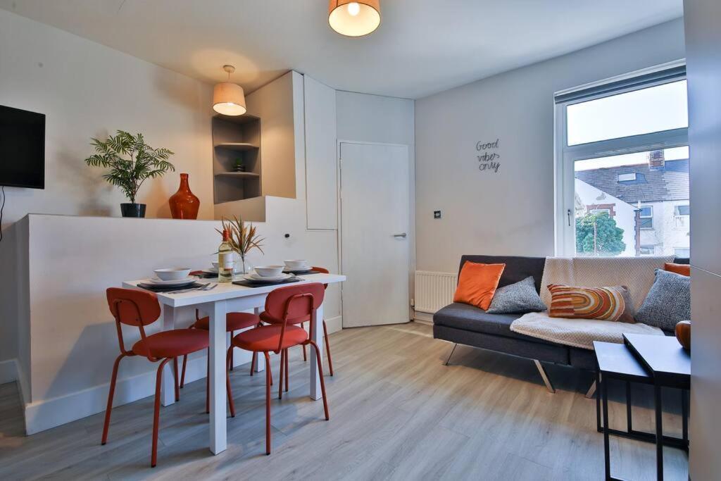 Stayright 2 Bedroom City Stays- Vibrant Area Near Centre *
