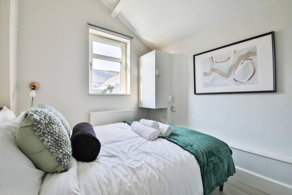 Stayright 2 Bedroom City Stays- Vibrant Area Near Centre Apartment